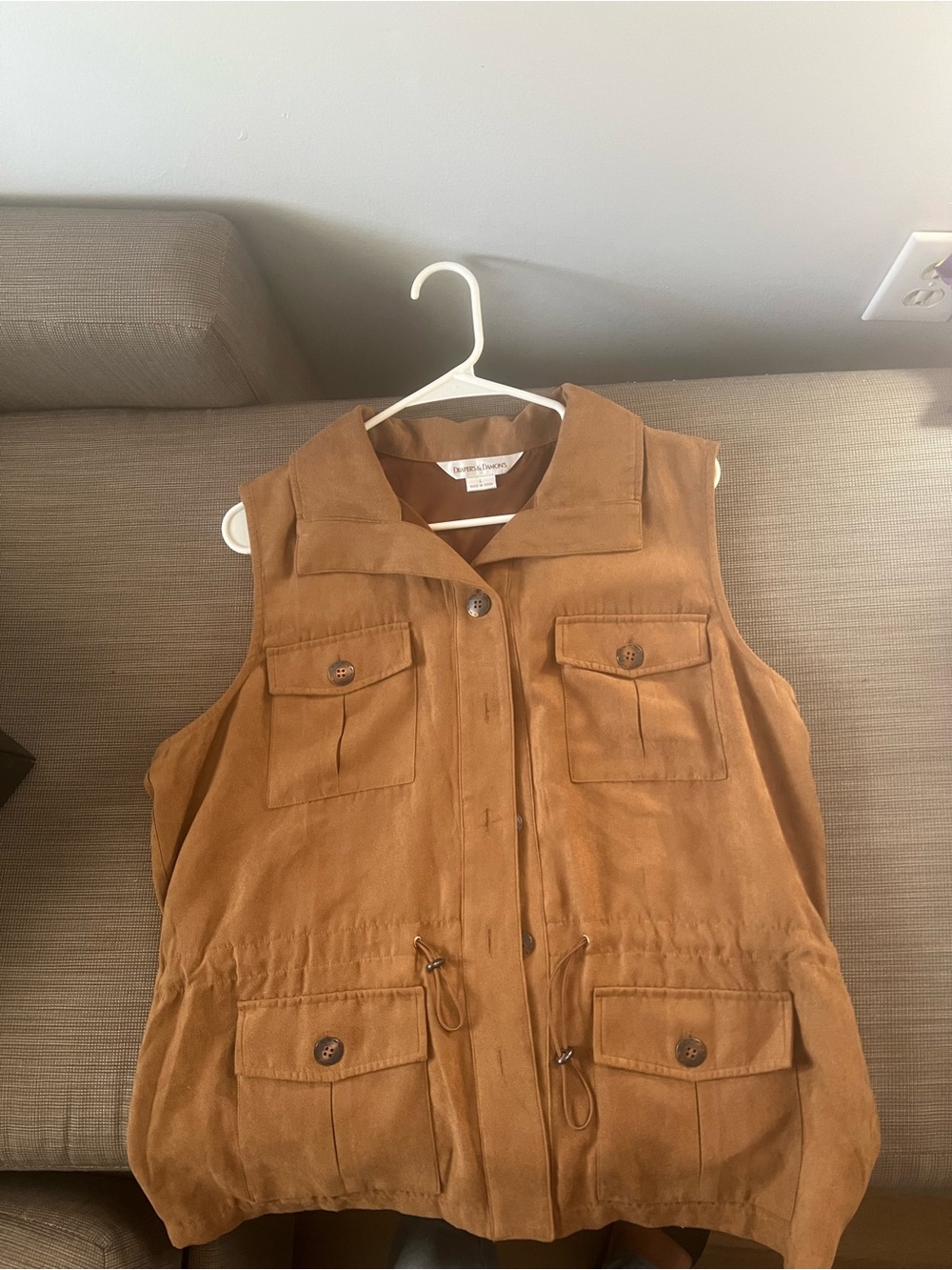 Women’s Utility Vest Jacket in Brown